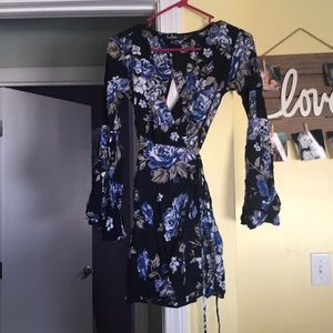 Lulu’s backless bell sleeve dress